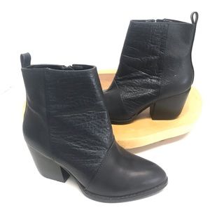 Shoemint Dark Navy Blue Pointed Toe Ankle Booties
